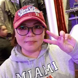 Meet your Posher, Phoebe